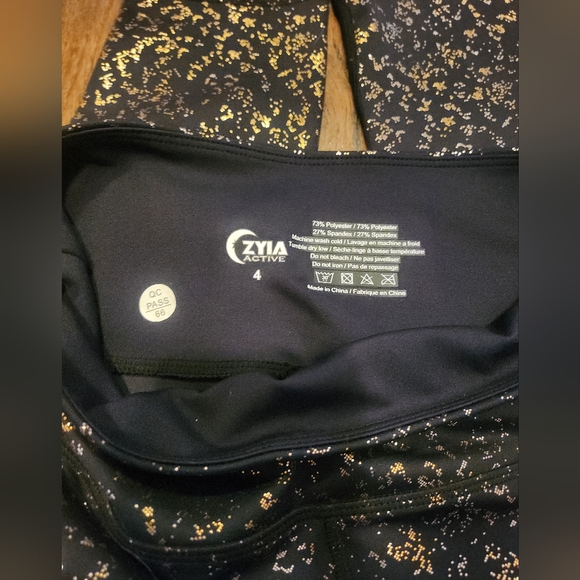 Zyia black with rose gold flake light and tight leggings - Picture 2 of 4